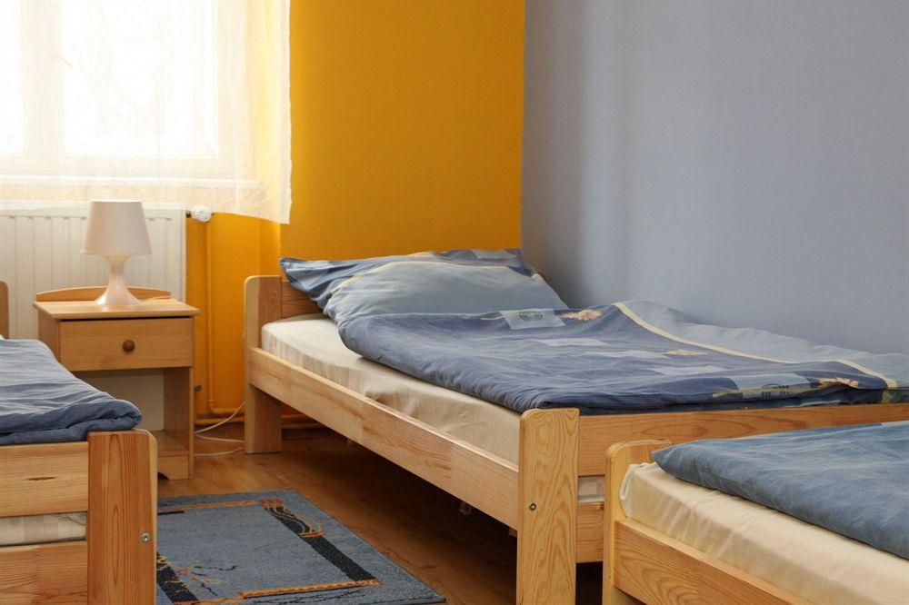 شقة Old Town Luxe Retreat - King Bed - Steps To Main Square كراكوفيا المظهر الخارجي الصورة