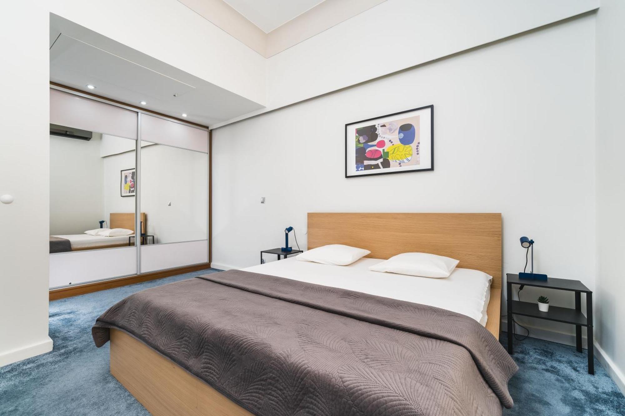 شقة Old Town Luxe Retreat - King Bed - Steps To Main Square كراكوفيا المظهر الخارجي الصورة