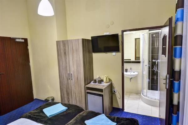شقة Old Town Luxe Retreat - King Bed - Steps To Main Square كراكوفيا المظهر الخارجي الصورة