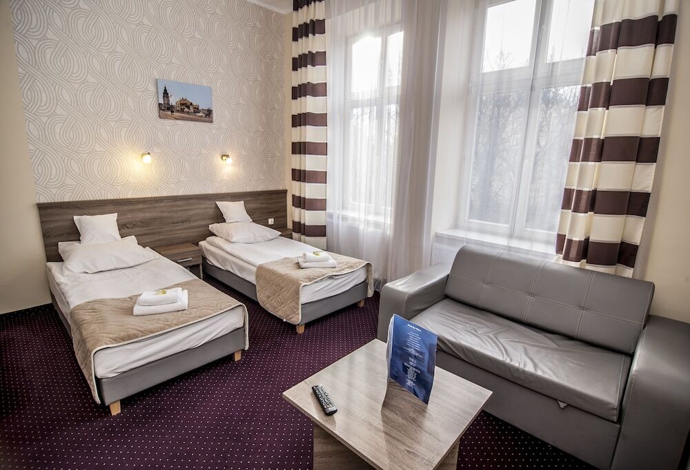 شقة Old Town Luxe Retreat - King Bed - Steps To Main Square كراكوفيا المظهر الخارجي الصورة