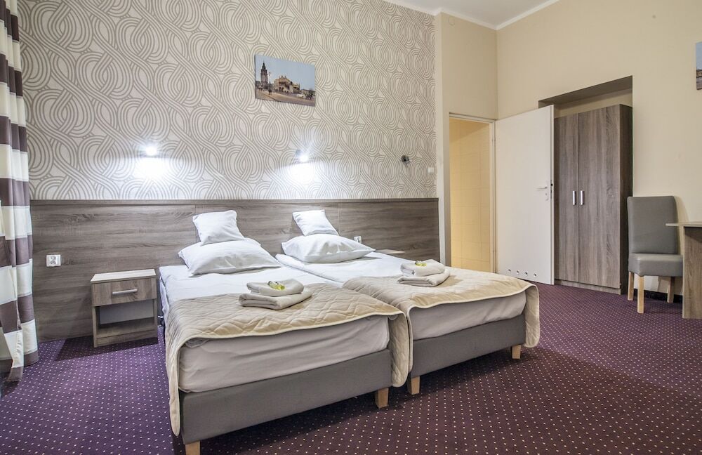 شقة Old Town Luxe Retreat - King Bed - Steps To Main Square كراكوفيا المظهر الخارجي الصورة
