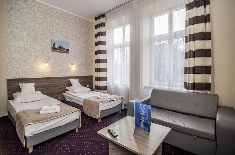 شقة Old Town Luxe Retreat - King Bed - Steps To Main Square كراكوفيا المظهر الخارجي الصورة